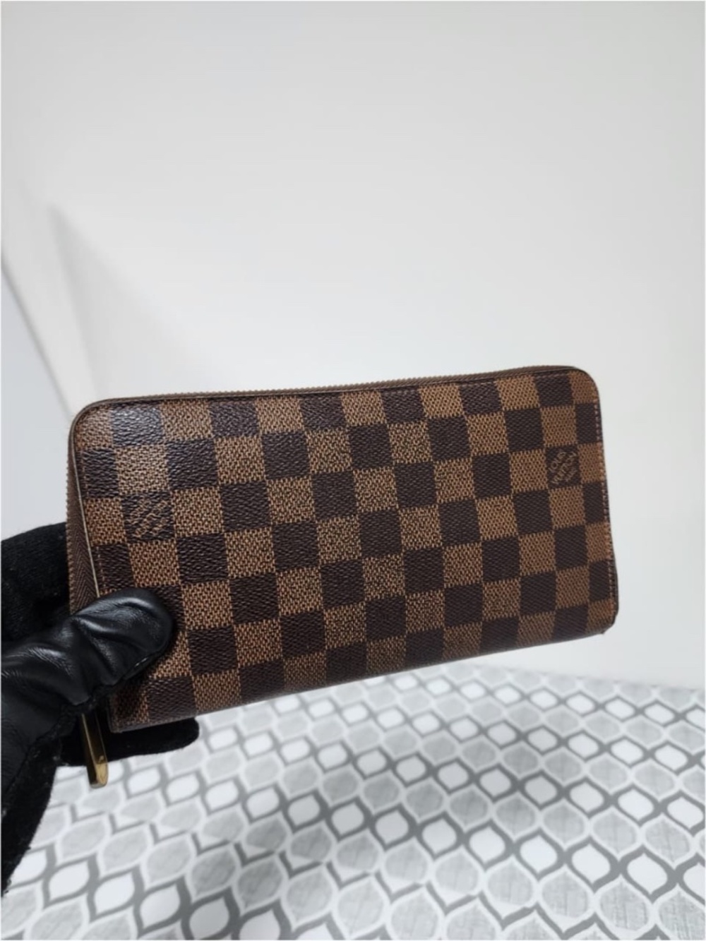 Authentic LOUIS VUITTON Damier Canvas Zippy Wallet Brown - Picture 12 of 13